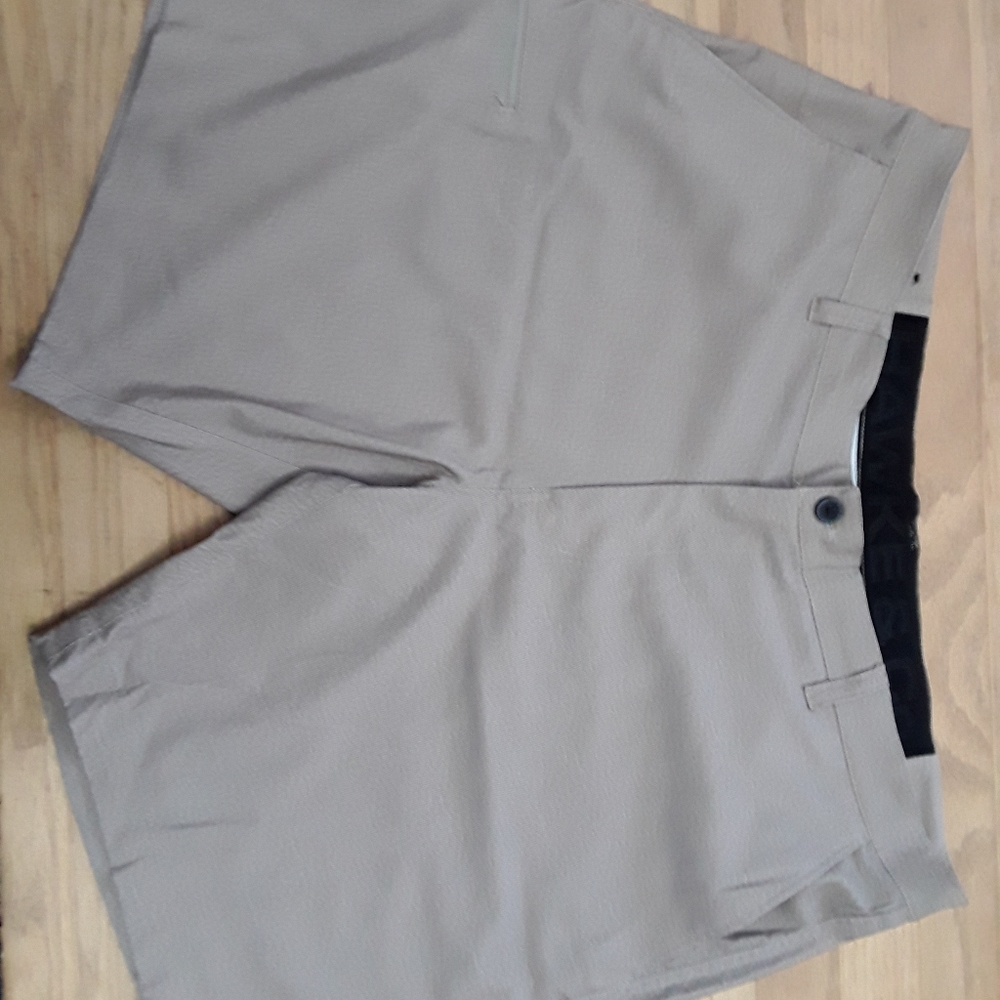 Hawke & Co tan mens size 40 tech fabric